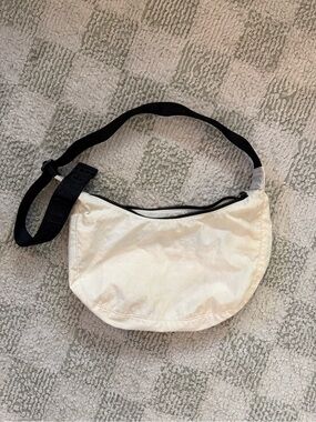 BAGGU Medium Nylon Crescent Bag Cream with Black Strap